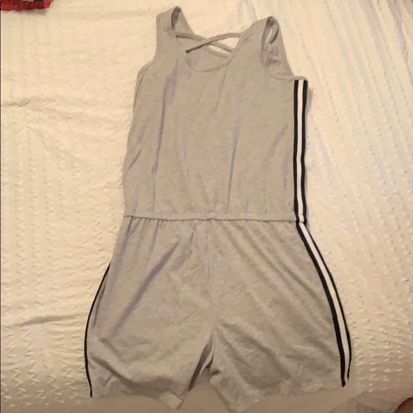 A jumpsuit - Picture 2 of 2